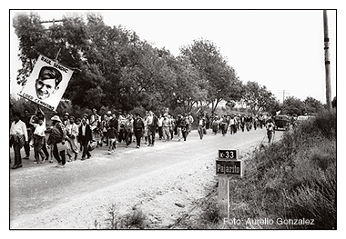 http://cms7.blogia.com/blogs/p/po/por/porlatierra/upload/20061016035205-2-marcha-utaa-1964-copiar.jpg